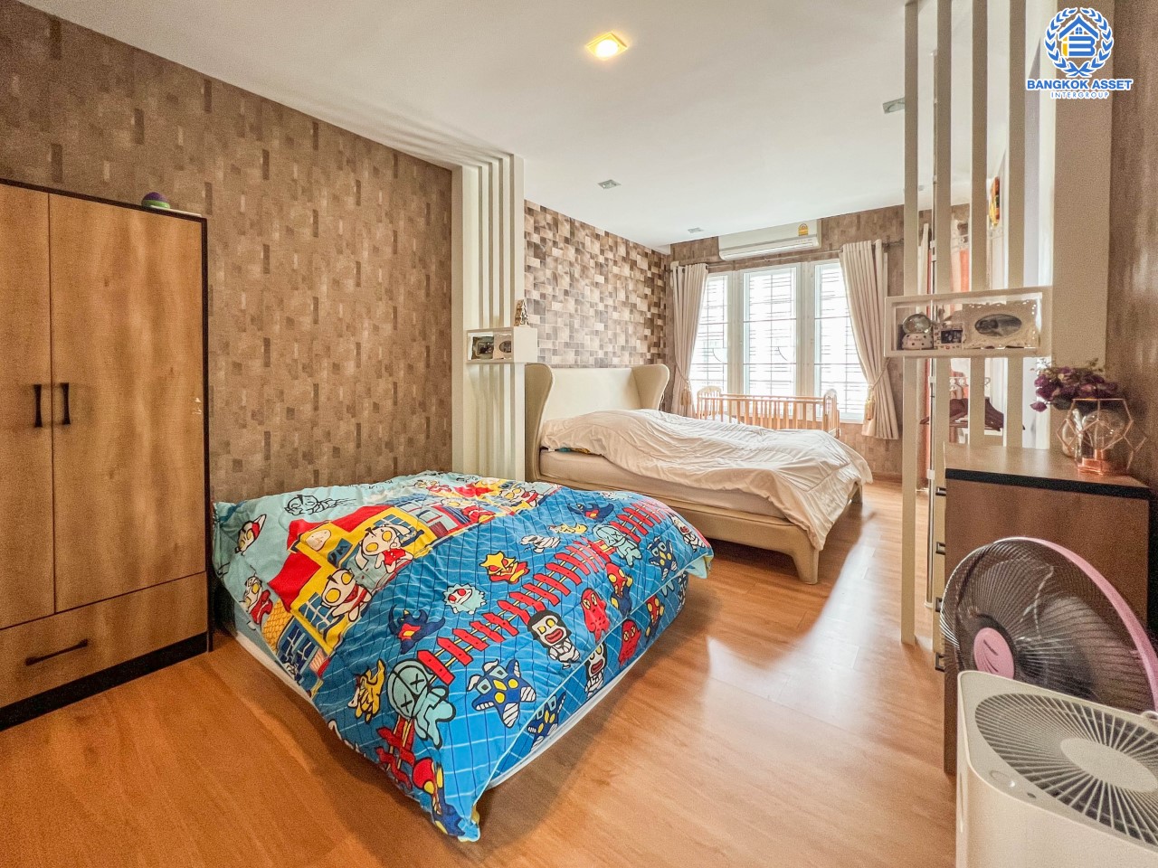 *****ทาวน์โฮมมือสองนนทบุรี ม.โกลเด้นทาวน์ ปิ่นเกล้า-จรัญฯ เนื้อที่ 22.6 ตร.ว. ฟังก์ชัน 5 นอน 4 น้ำ หน้ากว้าง 5 เมตร กว้างขวางอยู่สบาย บนทำเลชื่อมต่อหลายเส้นทาง ใกล้รถไฟฟ้าสายสีแดงอ่อน "สถานีบางบำหรุ" และ รถไฟฟ้าสายสีน้ำเงิน "สถานีบางอ้อ"